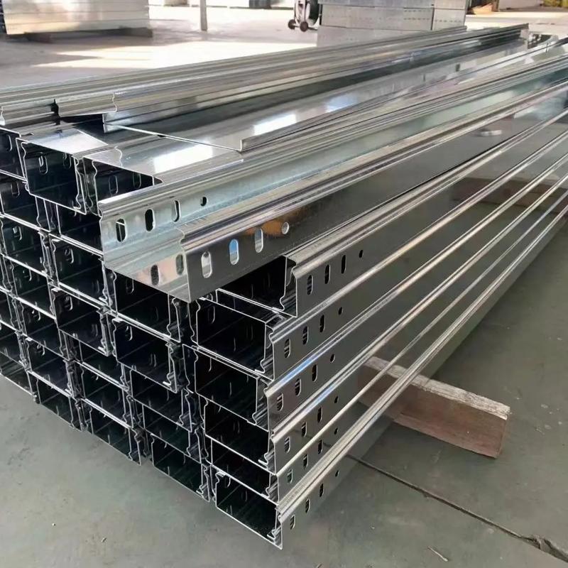 秦皇岛槽式电缆桥架厂家 专业生产镀锌桥架、铝合金桥架及配电柜